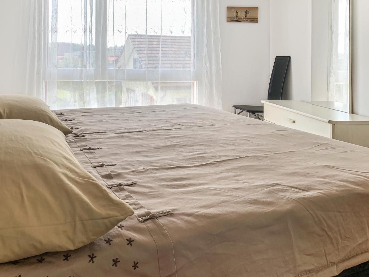 Haus Zur Lilie Hotel Hinwil ภายนอก รูปภาพ