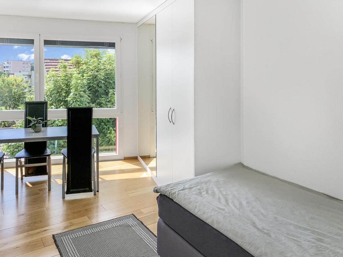 Haus Zur Lilie Hotel Hinwil ภายนอก รูปภาพ