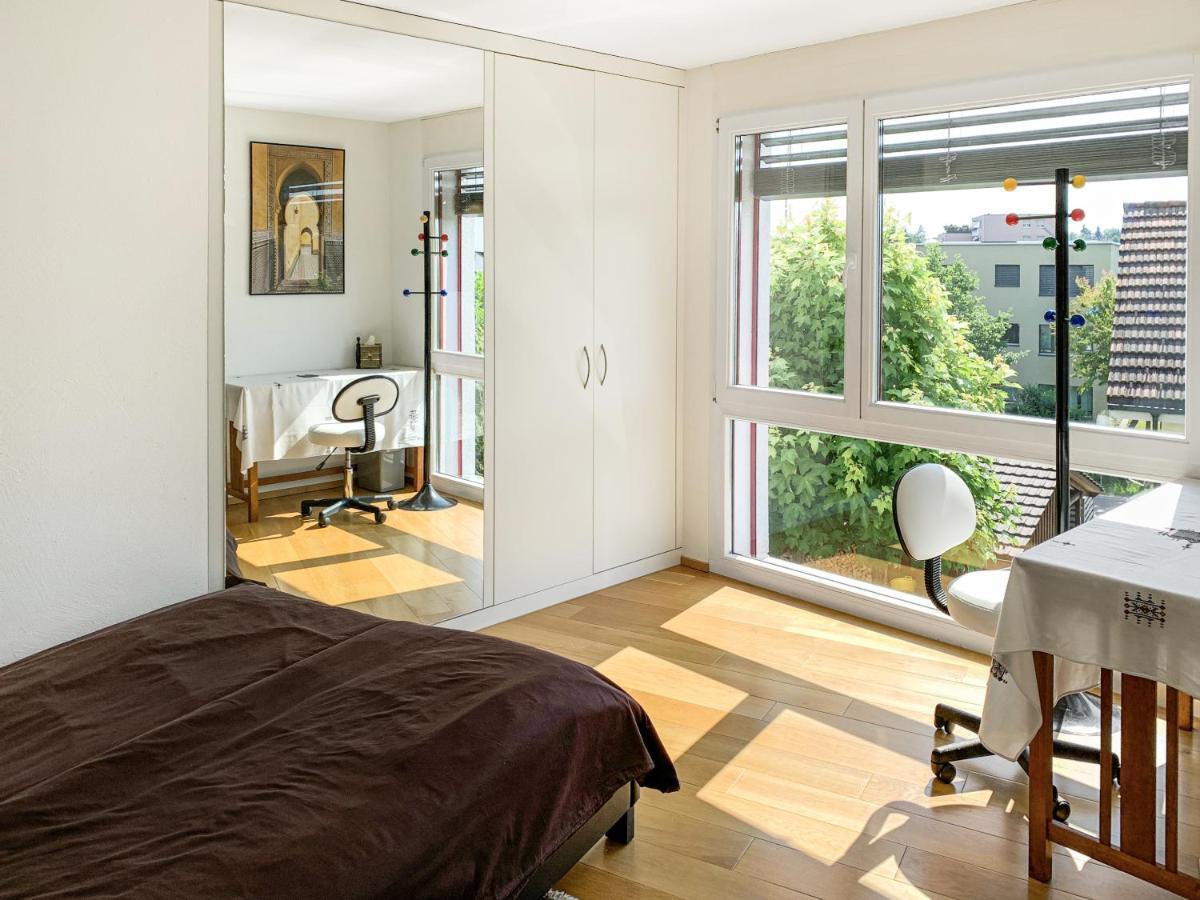 Haus Zur Lilie Hotel Hinwil ภายนอก รูปภาพ