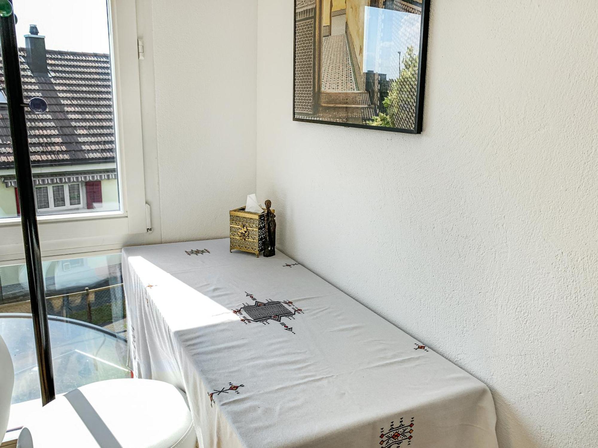 Haus Zur Lilie Hotel Hinwil ภายนอก รูปภาพ